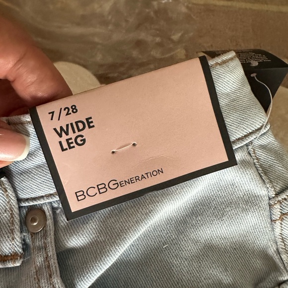 BCBG generation. Women blue jeans. Wide leg. Size 7/28. - Picture 6 of 11